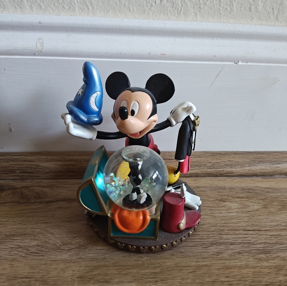 Disney Parks Steamboat Willie Mickey Mouse Movie Wardrobe Trunk Snow Globe - Picture 1 of 3